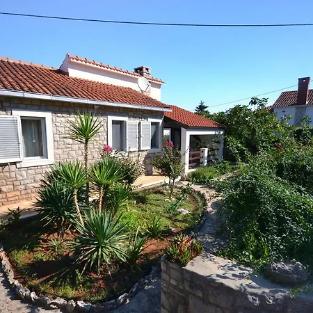 Apartment By The Sea Splitska, Brac - 11300 *