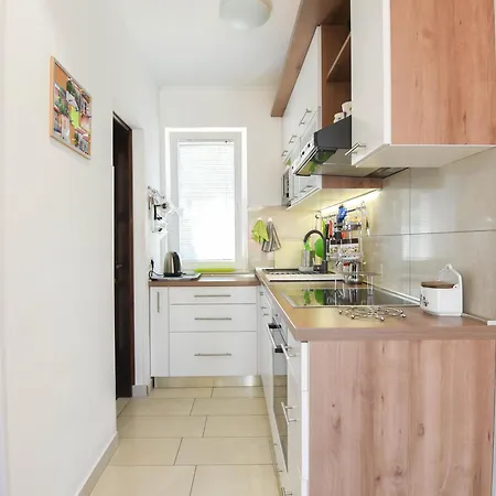 Apartment By The Sea Splitska, Brac - 11300 Splitska