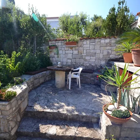 Апартаменты By The Sea Splitska, Brac - 11300 *